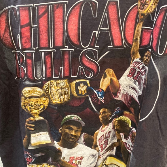**SOLD** Marino Morwood Chicago Bulls Tee - Picture 6 of 6